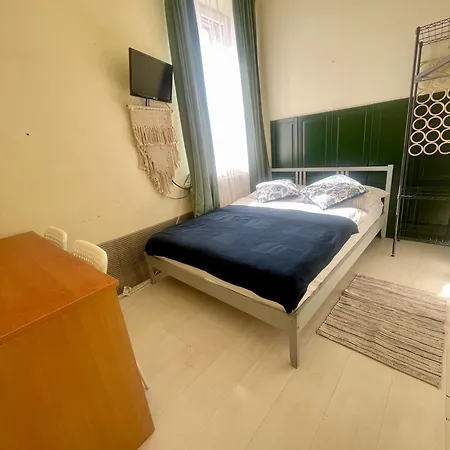 Goscinne Fresco Hostel *